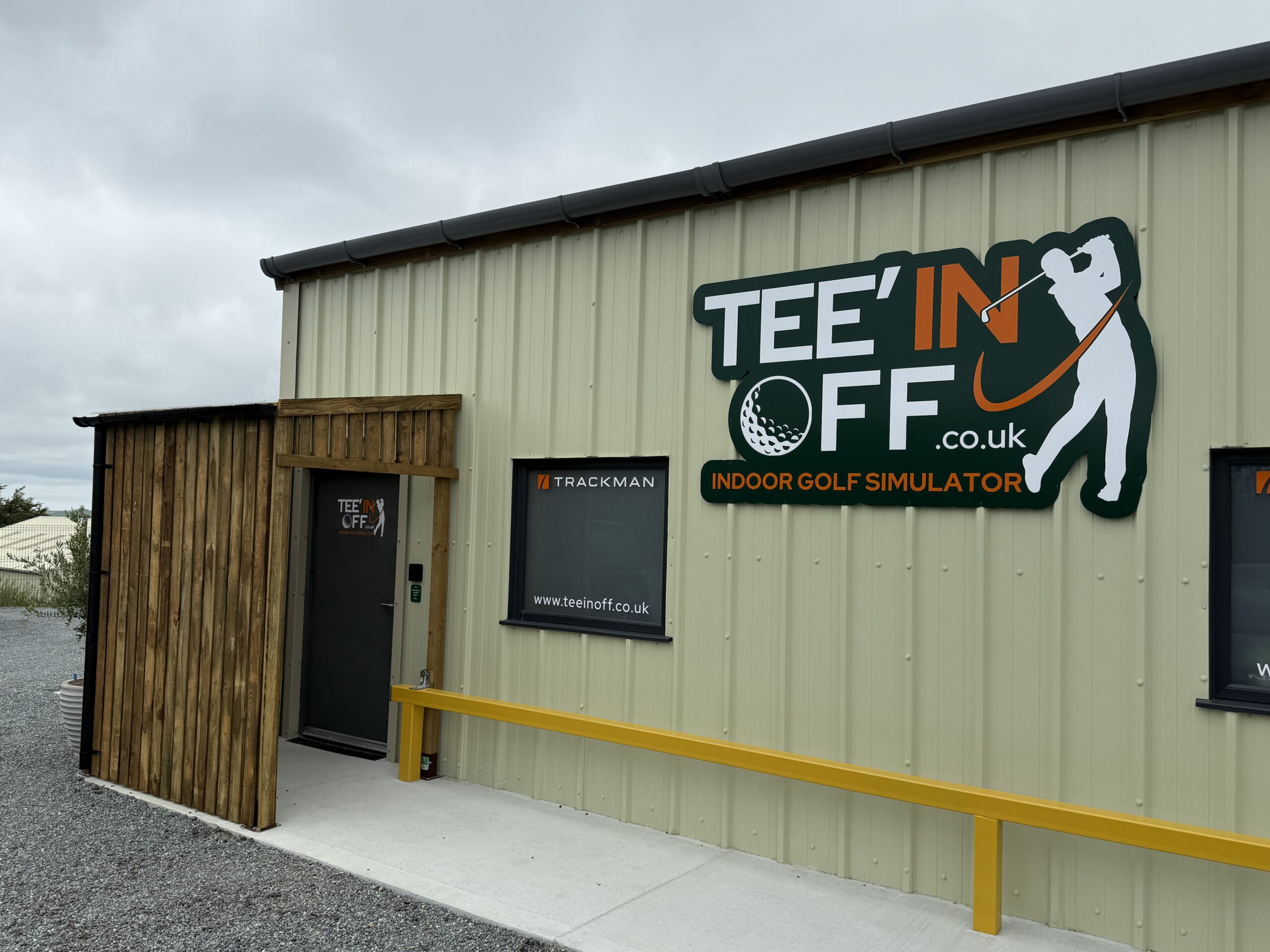 Indoor golf at Tee’in Off, Crymych, Pembrokeshire.